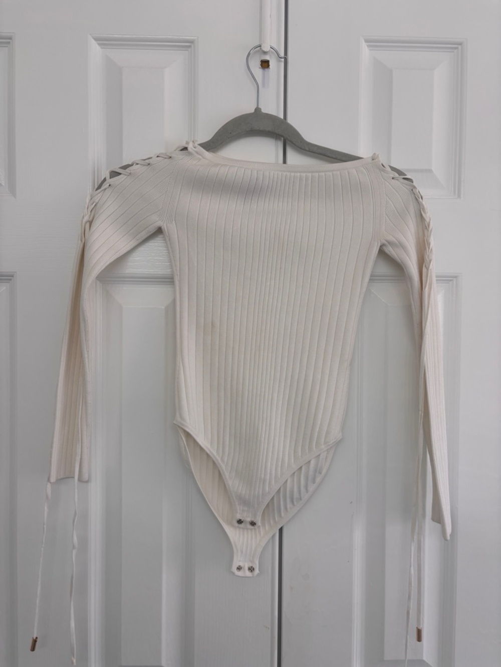 Cushing Et Ochs Cream Colored Ribbed Bodysuit•lace-up sleeves•XS•Bappi•feminine